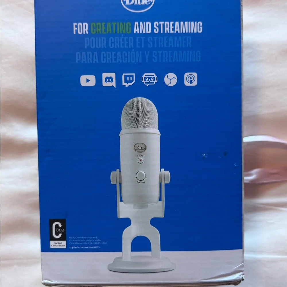 Logitech Creators Blue Yeti USB Microphone - White